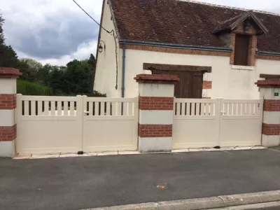 Portail PVC beige 41250 TOUR EN SOLOGNE